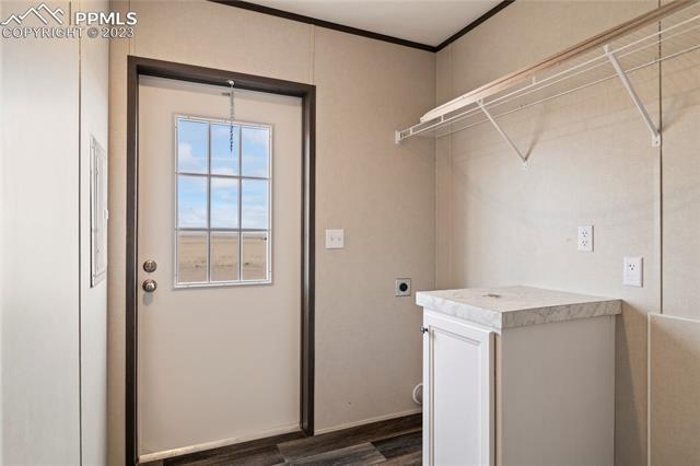 6941 Middlefield Court