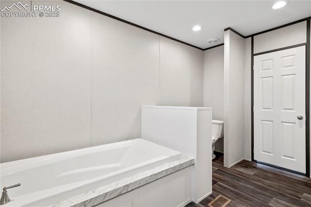 6941 Middlefield Court