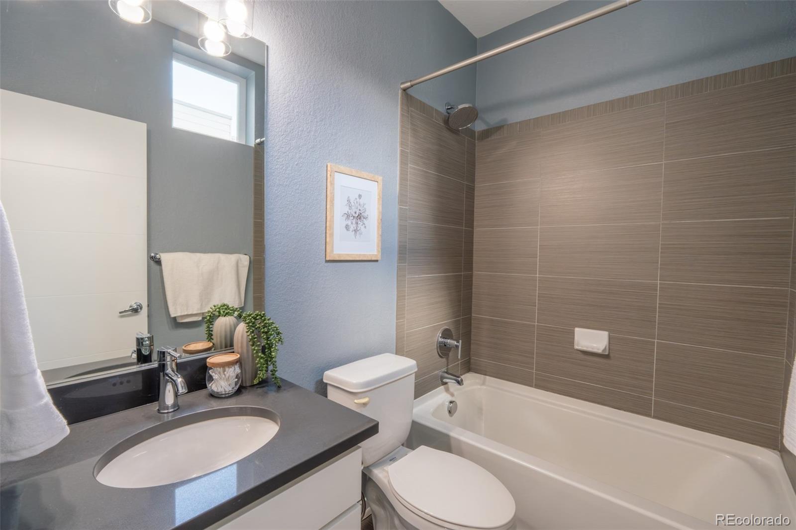3425 Larimer Street Unit: 107