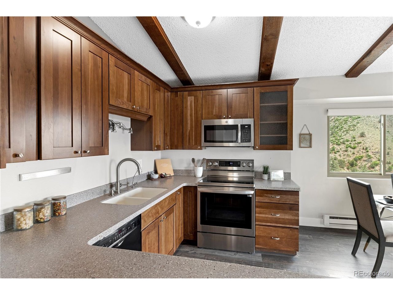 975 Crystal Park Rd