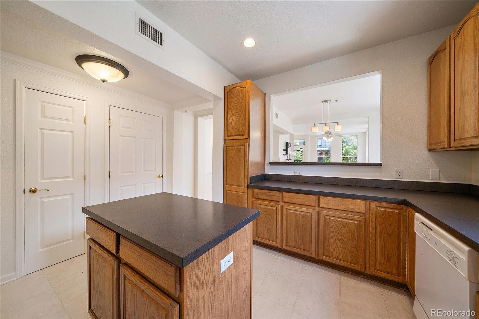 1521 Vine Street Unit: 101