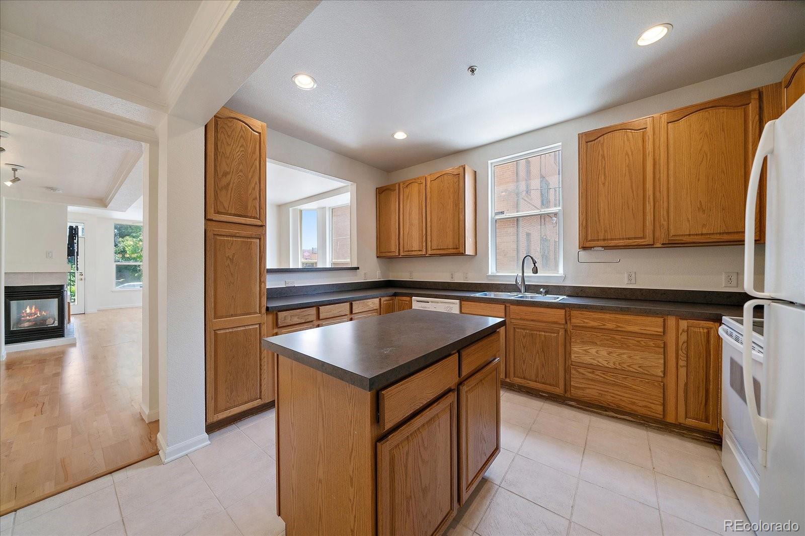 1521 Vine Street Unit: 101