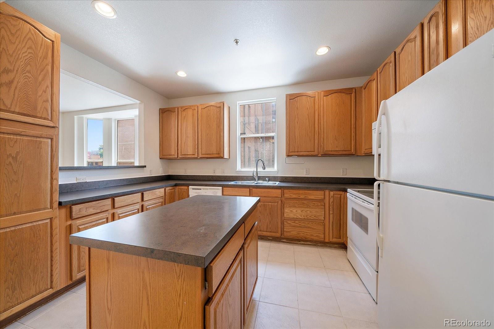 1521 Vine Street Unit: 101