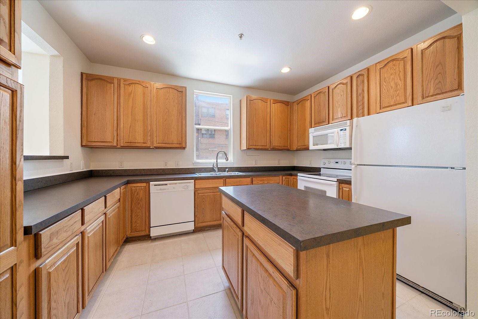 1521 Vine Street Unit: 101