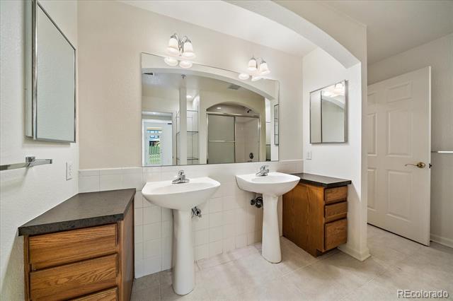1521 Vine Street Unit: 101