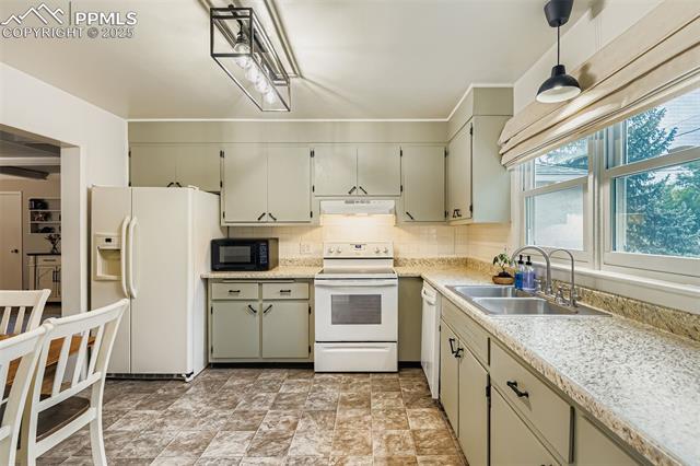 2462 Lafayette Road