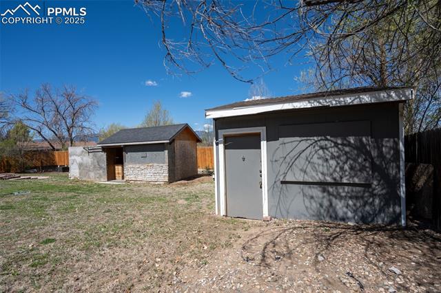 405 De La Vista Circle