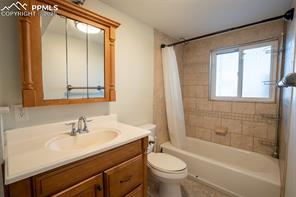 405 De La Vista Circle