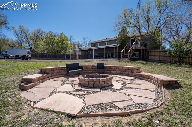 405 De La Vista Circle