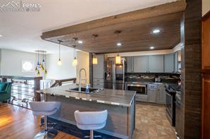 405 De La Vista Circle