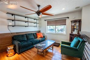 405 De La Vista Circle