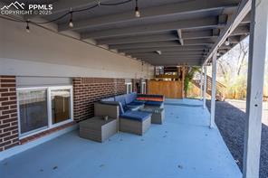 405 De La Vista Circle