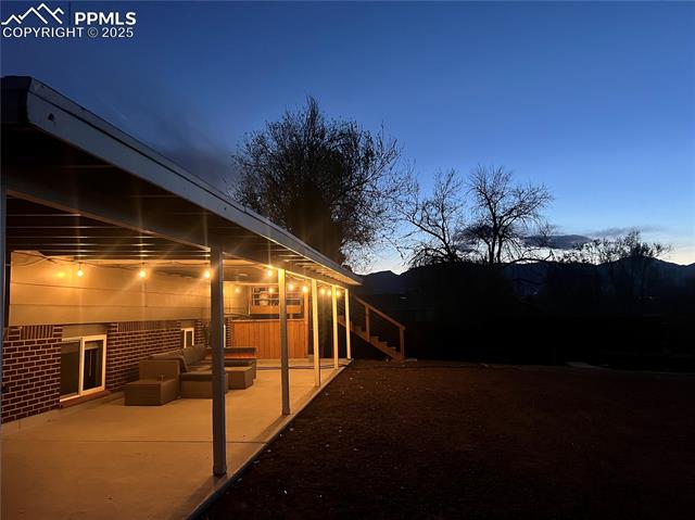 405 De La Vista Circle