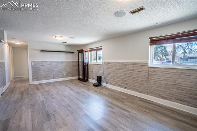 405 De La Vista Circle