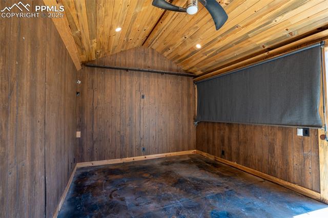 405 De La Vista Circle