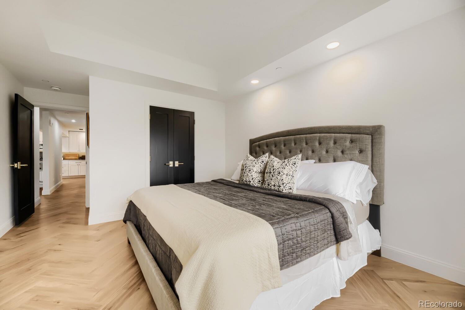 1900 E Girard Place Unit: 403