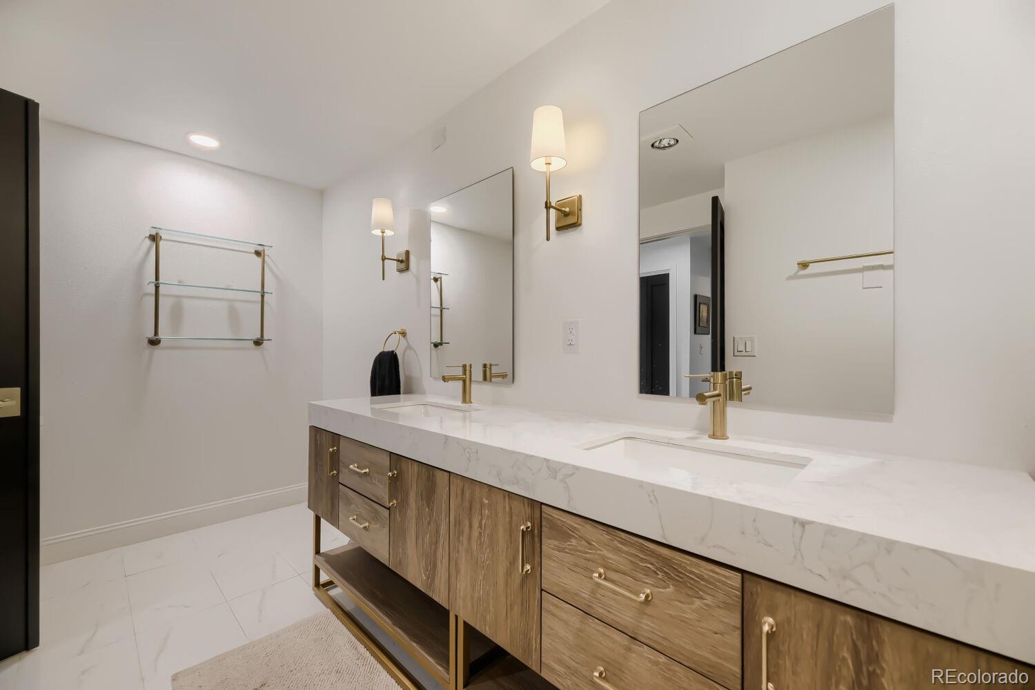 1900 E Girard Place Unit: 403