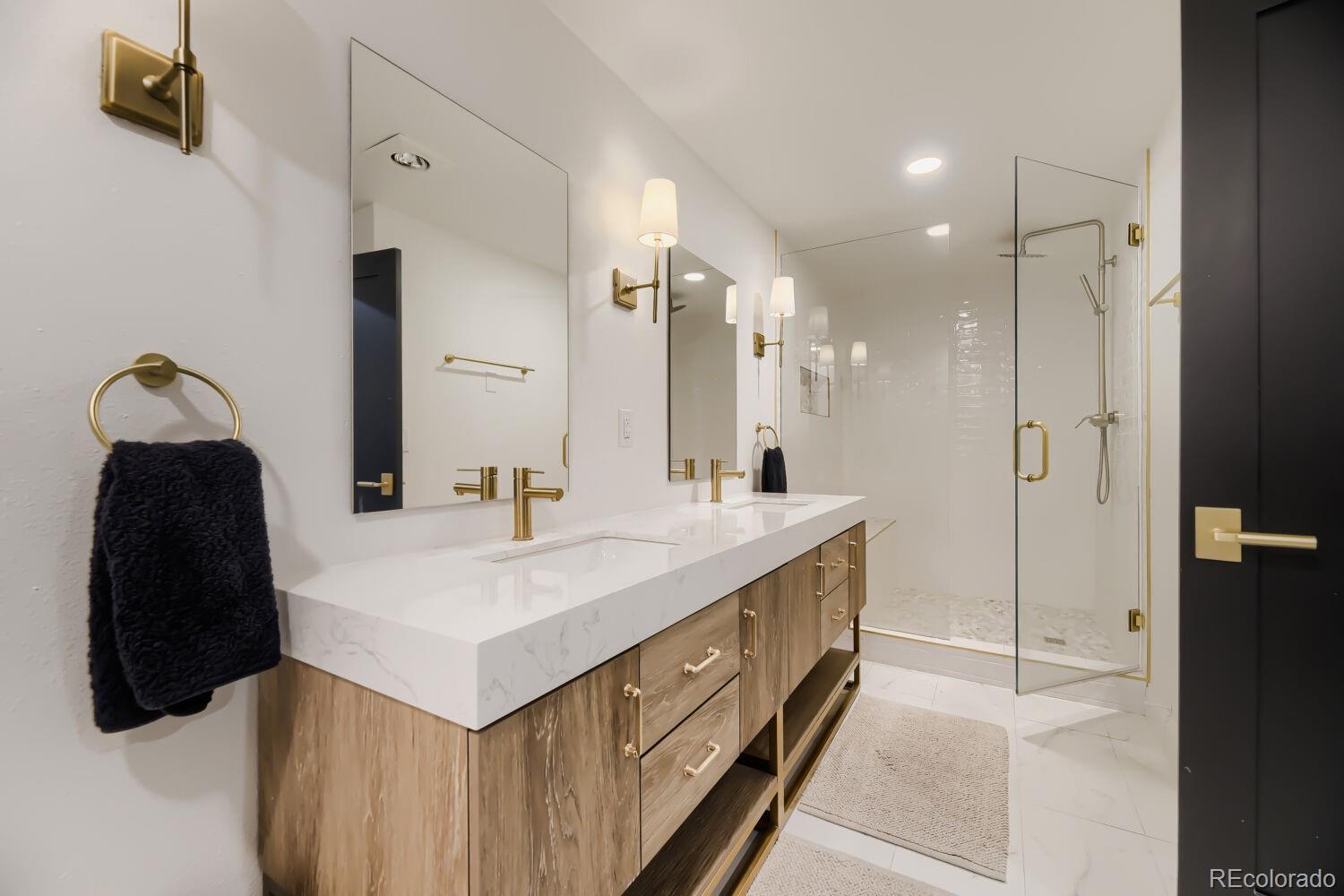 1900 E Girard Place Unit: 403