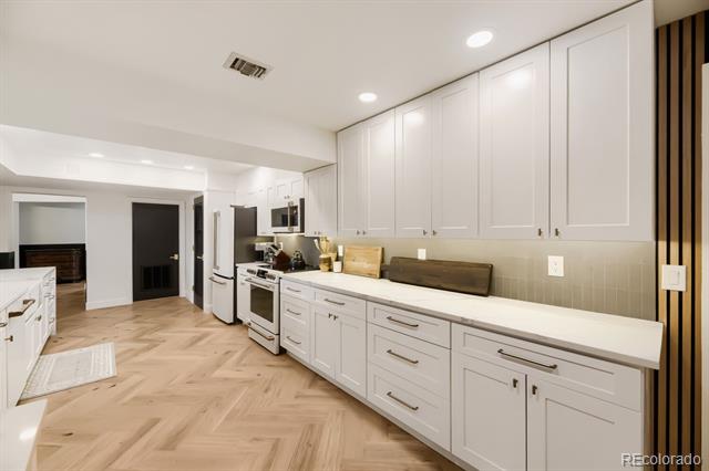 1900 E Girard Place Unit: 403