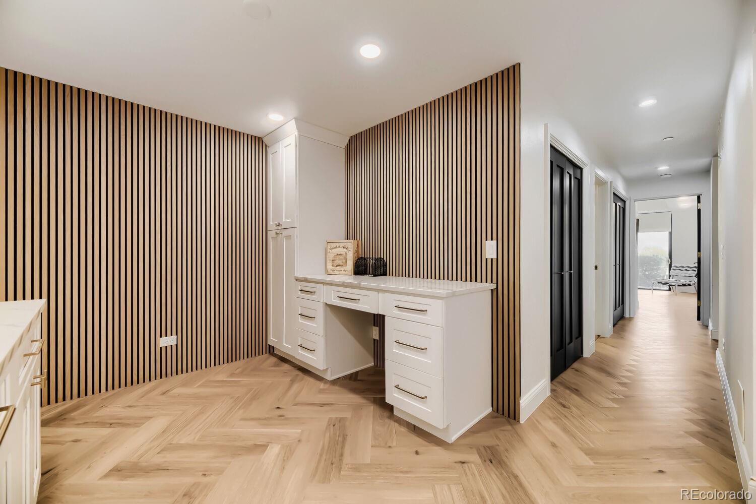 1900 E Girard Place Unit: 403