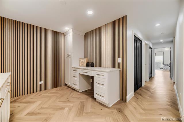 1900 E Girard Place Unit: 403