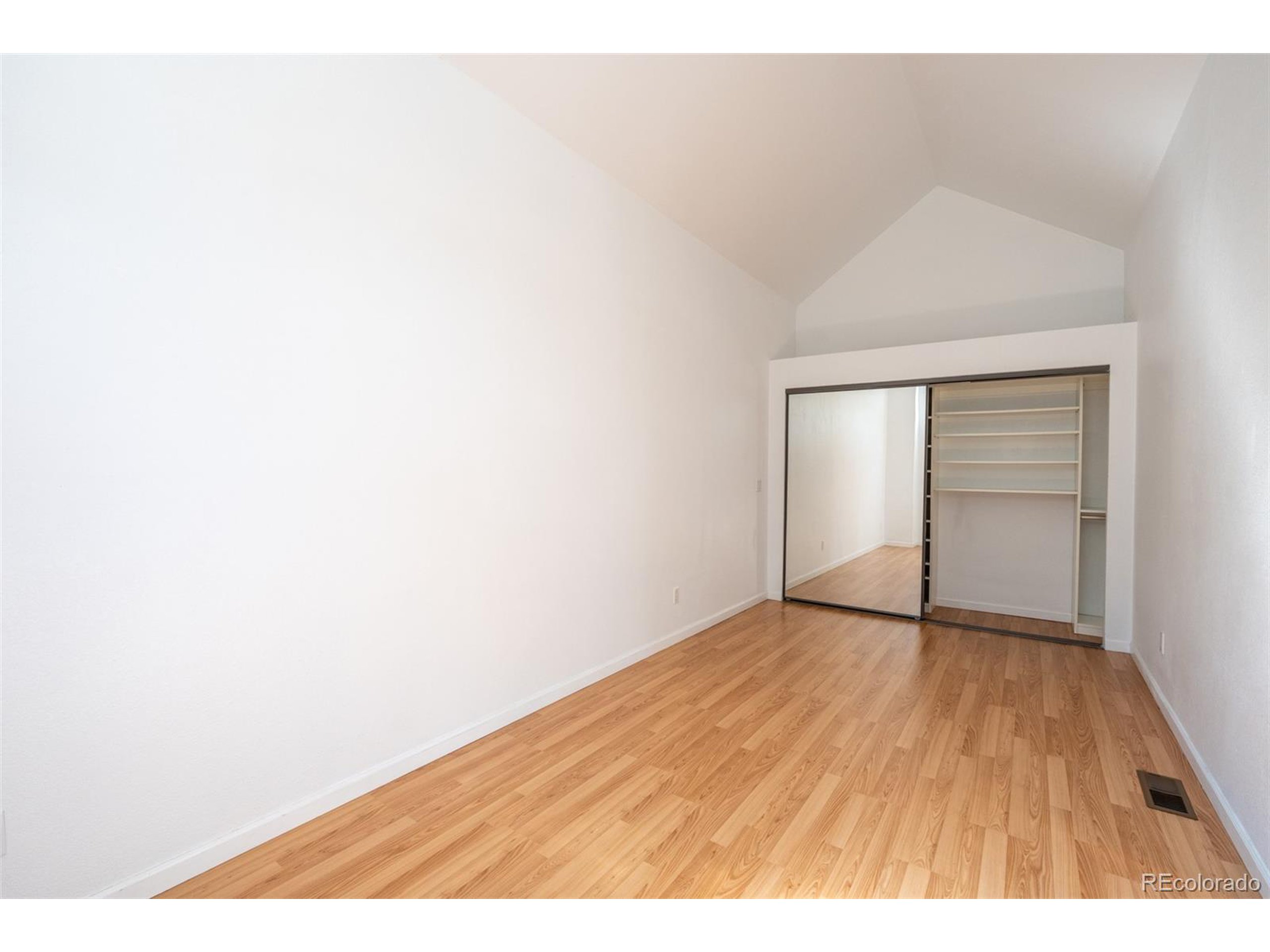 4943 S Carson St 207