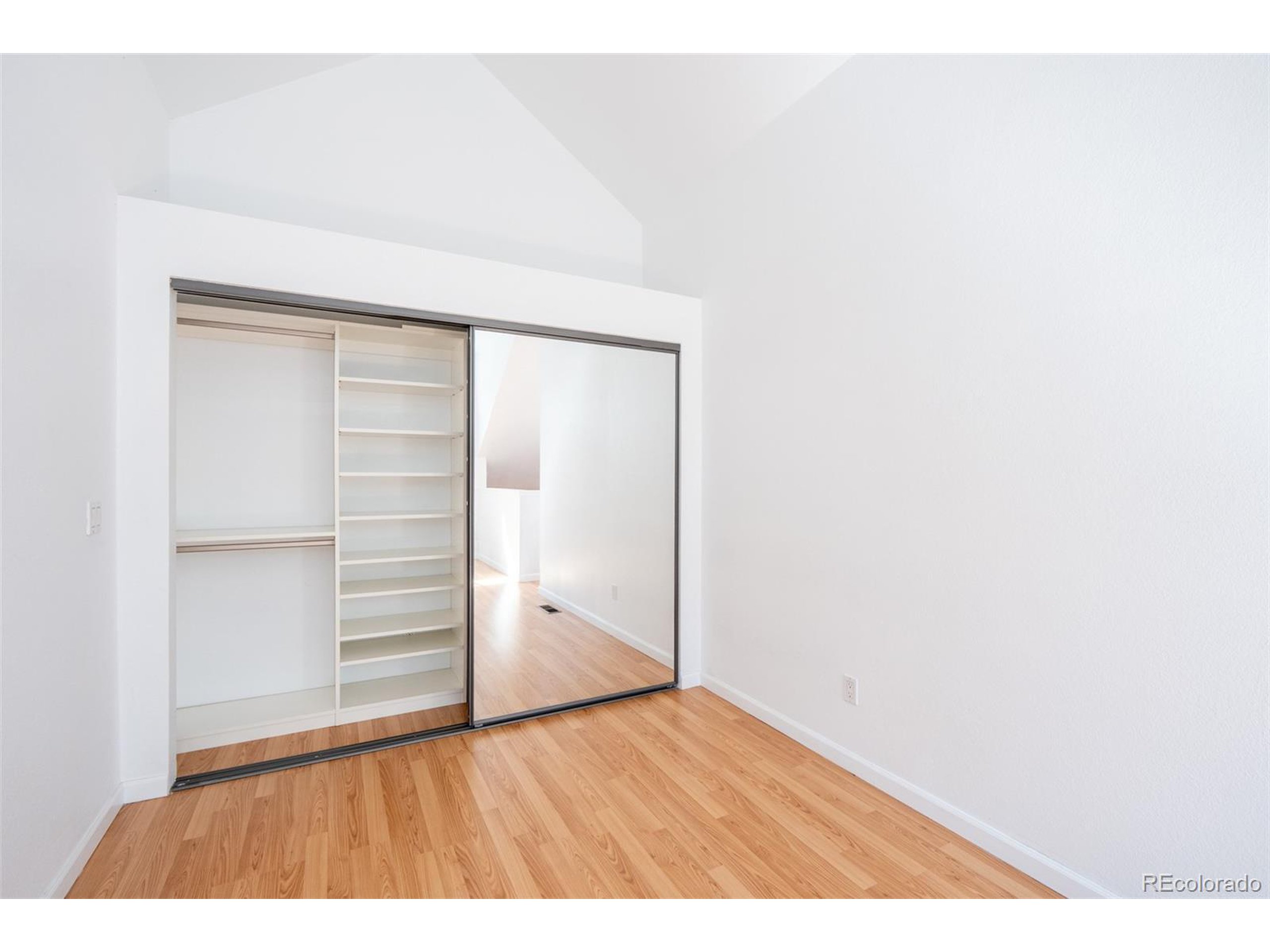 4943 S Carson St 207