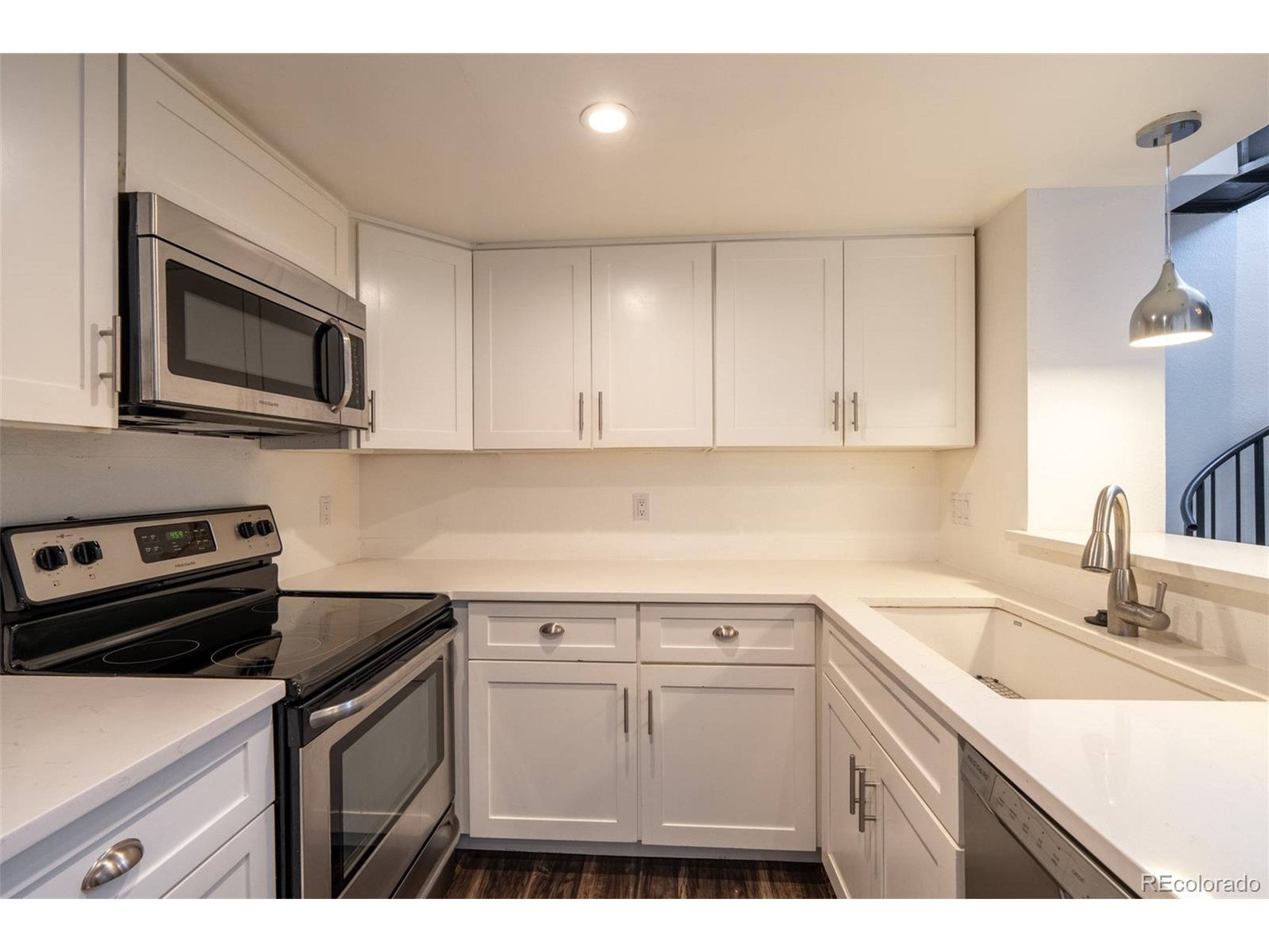 4943 S Carson St 207