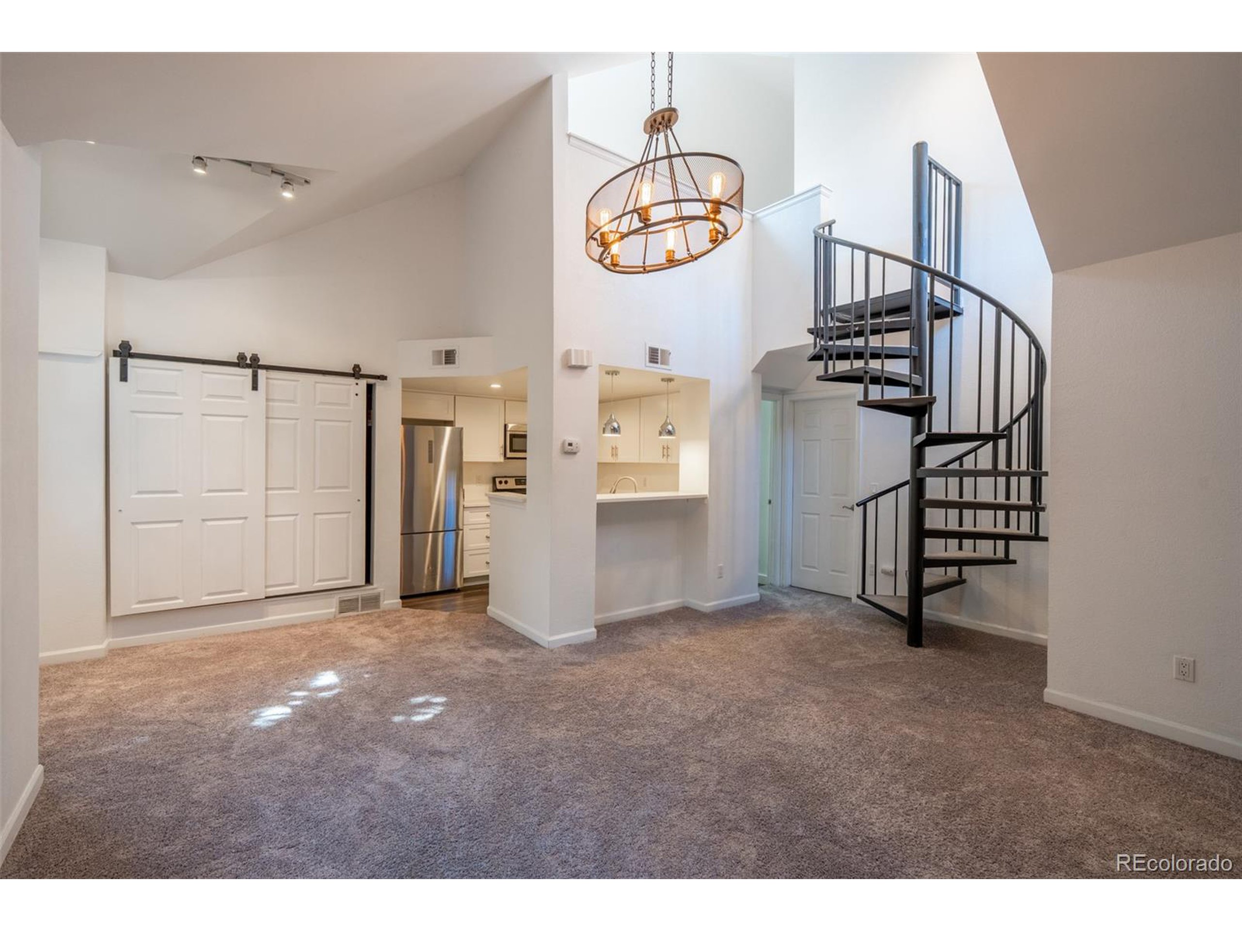 4943 S Carson St 207