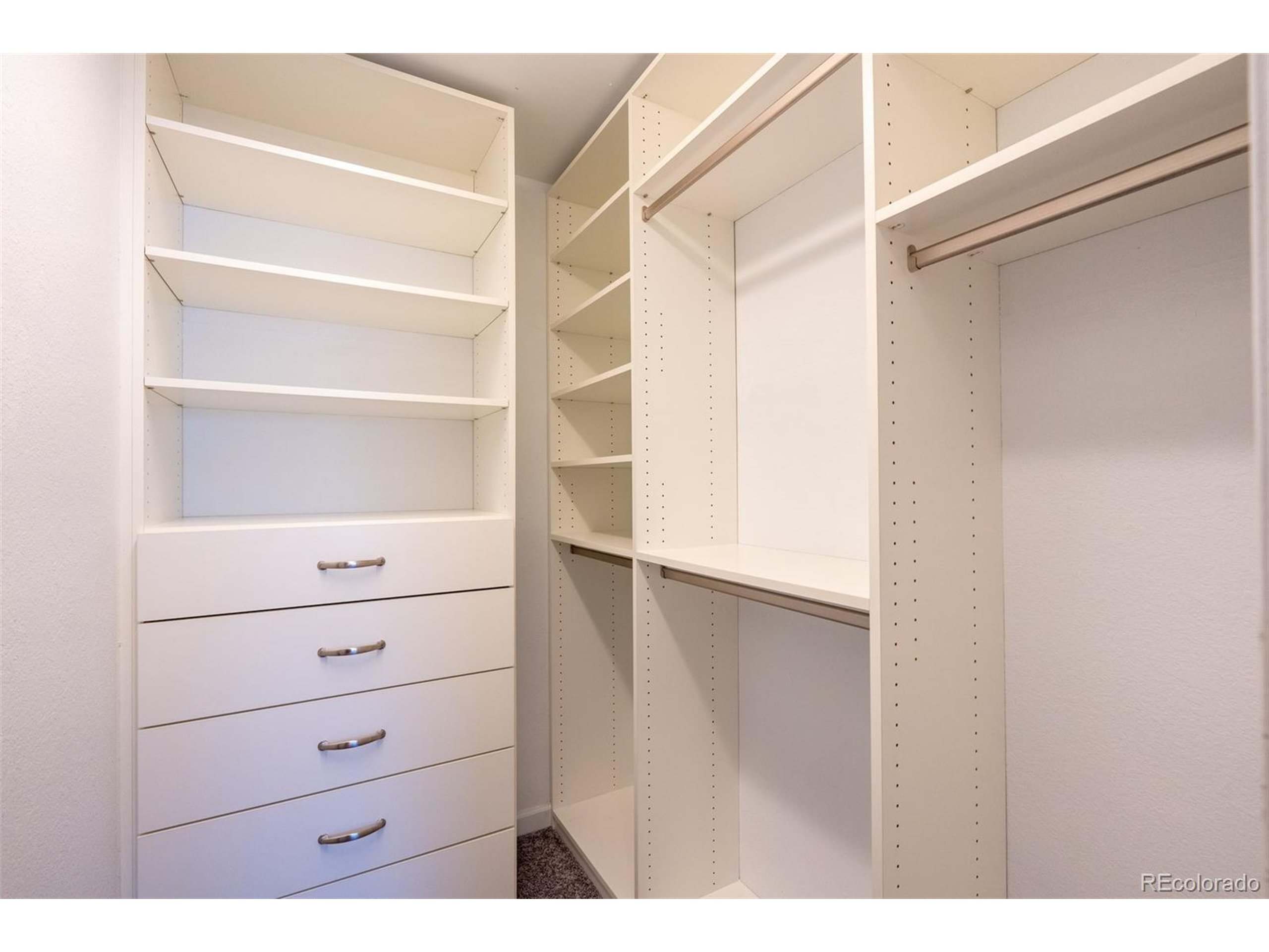 4943 S Carson St 207