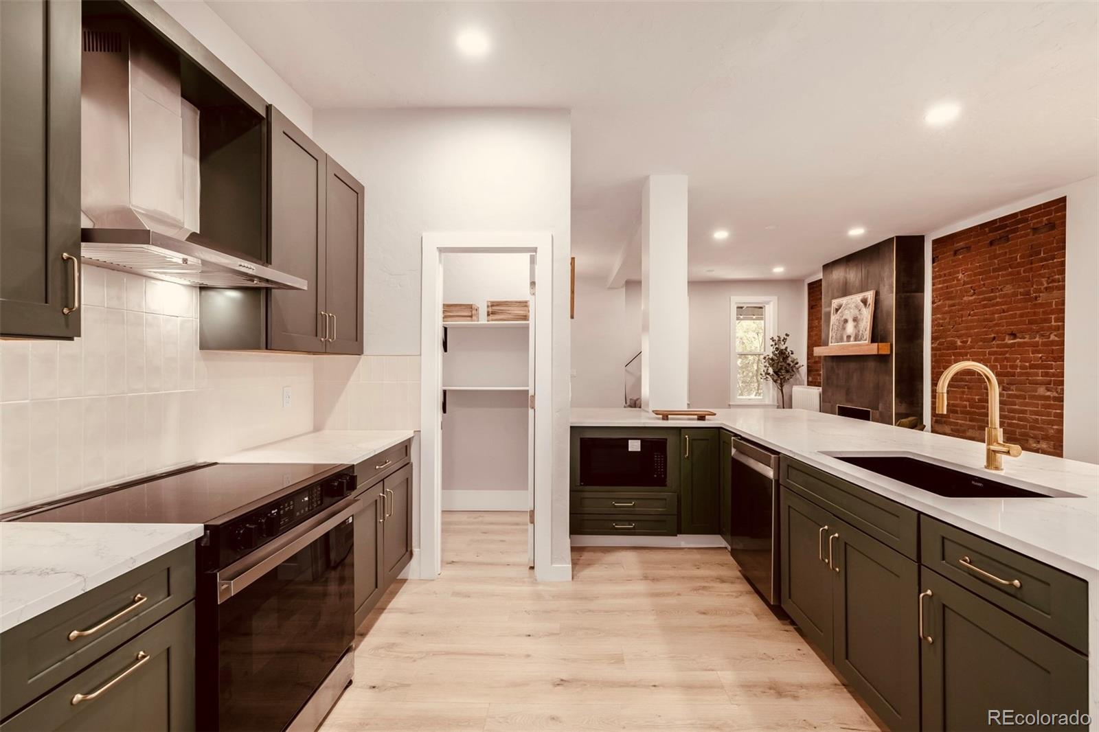 1111 N Corona Street