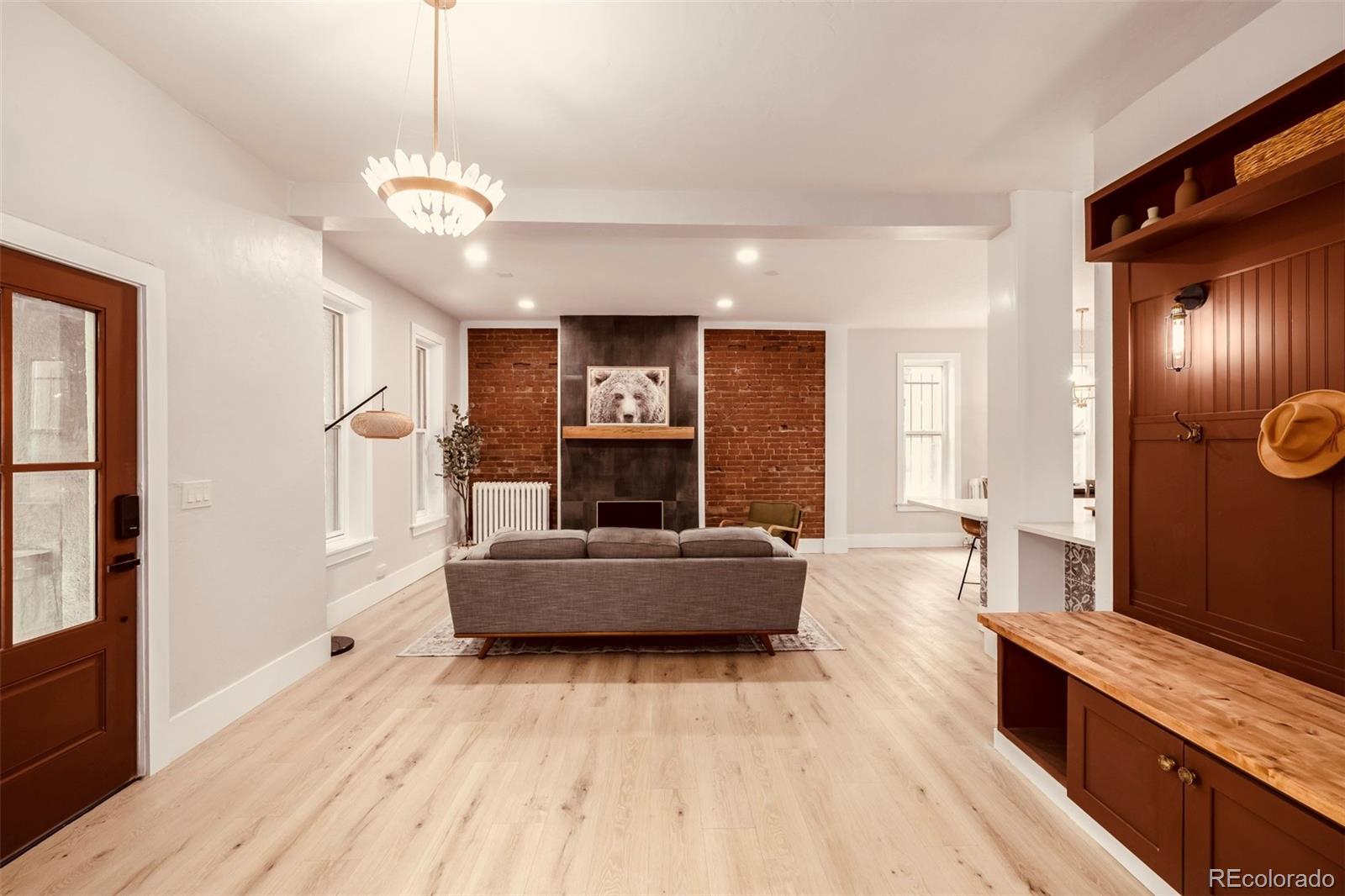 1111 N Corona Street