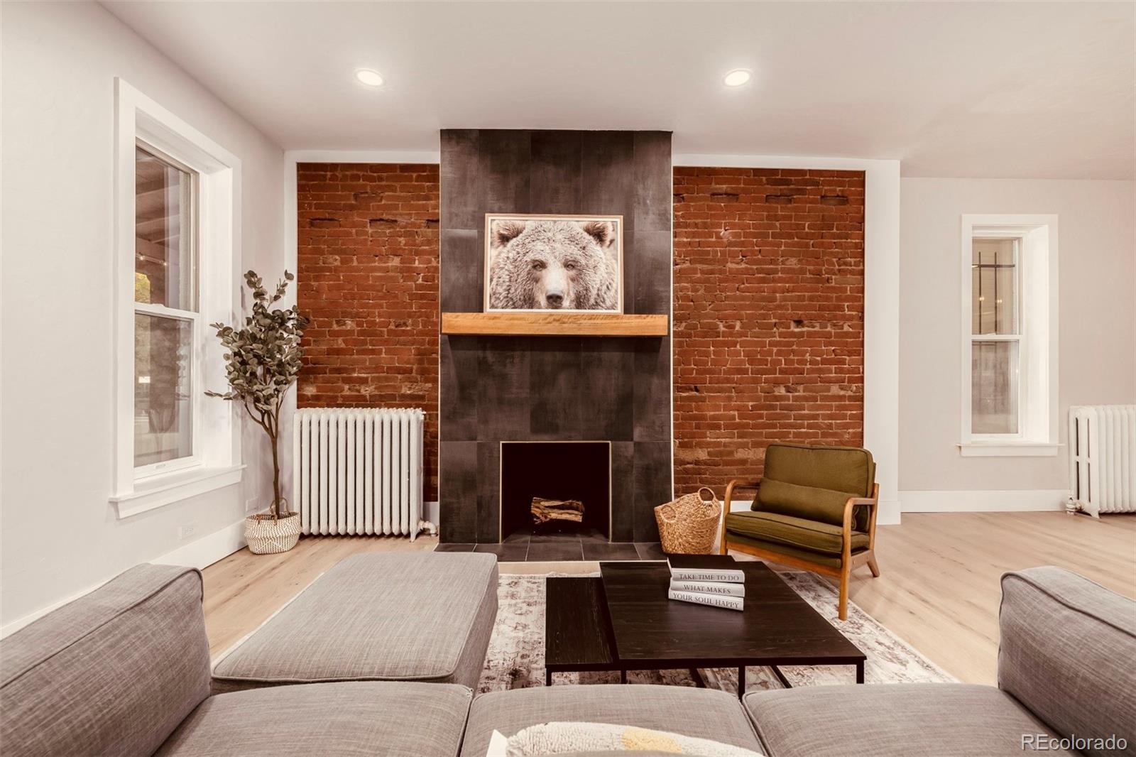 1111 N Corona Street