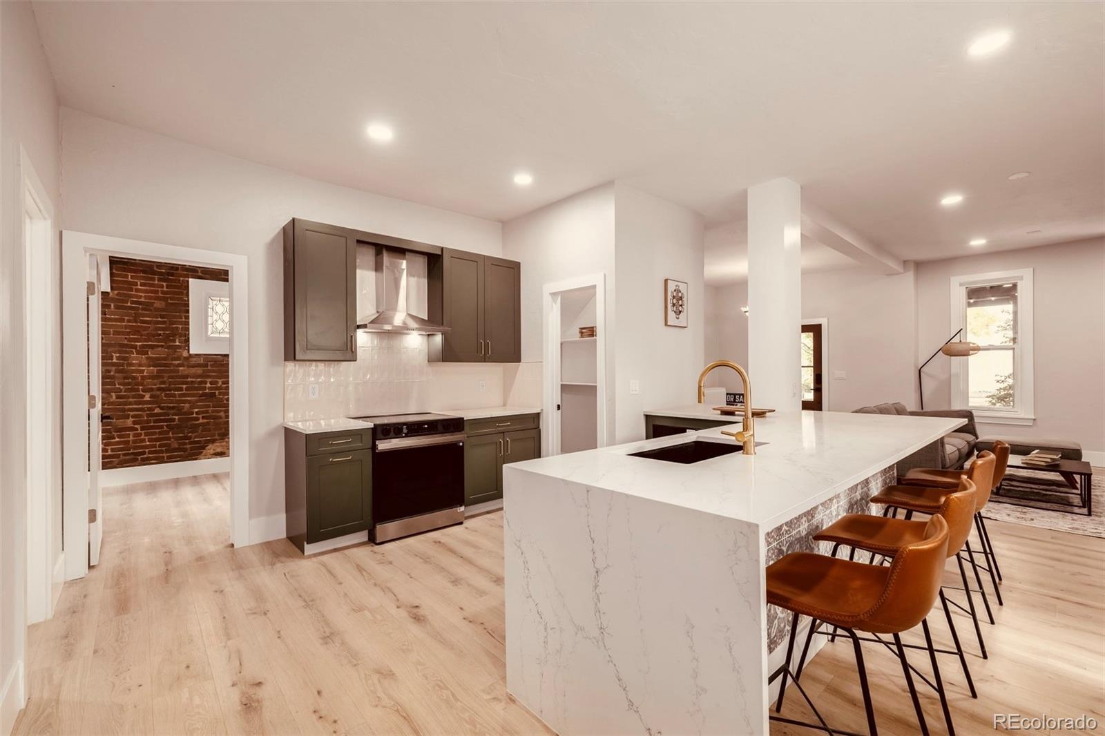 1111 N Corona Street