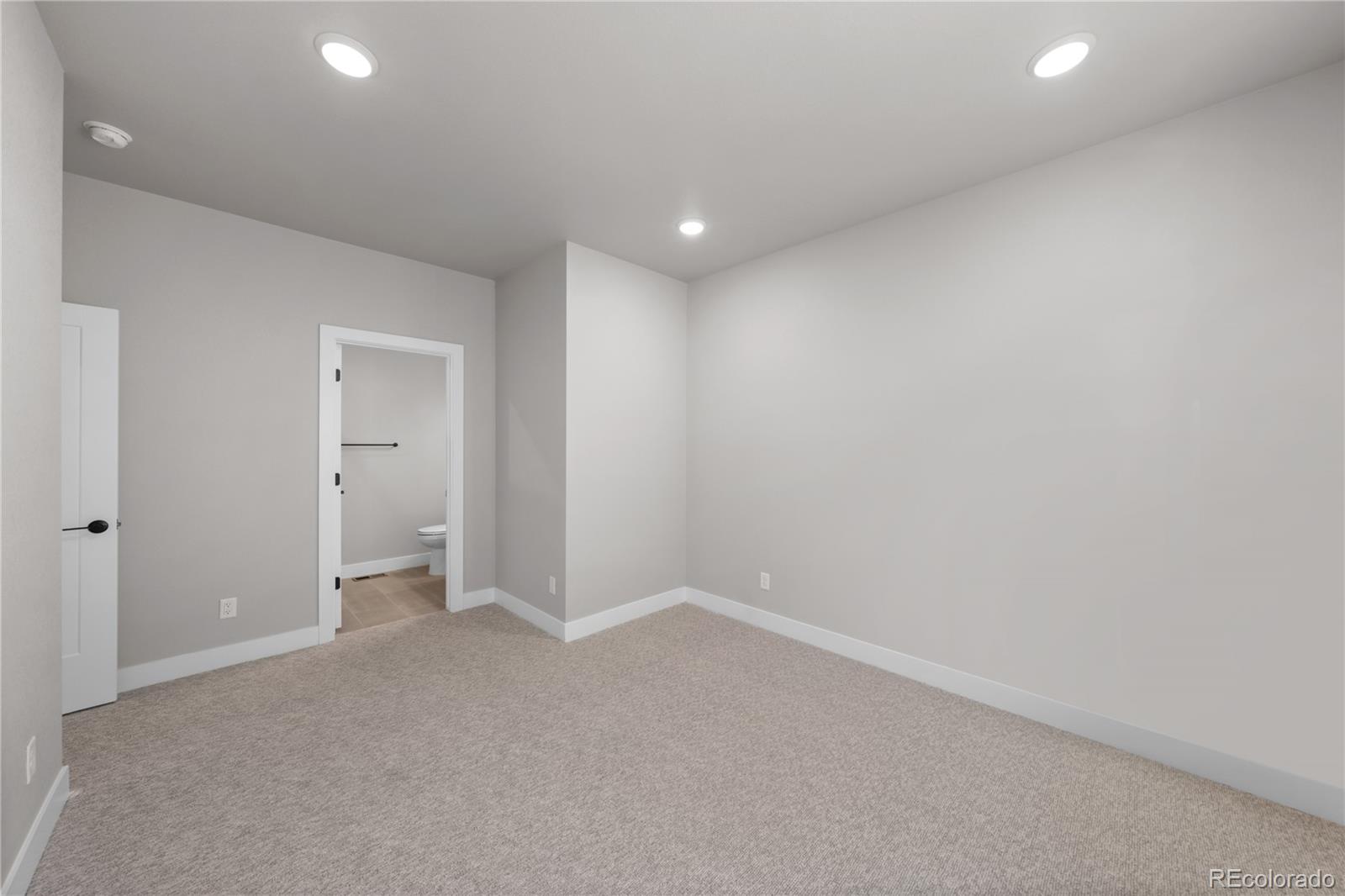 8894 Whiteclover Street