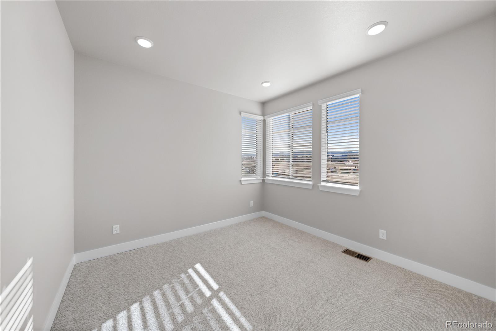 8894 Whiteclover Street