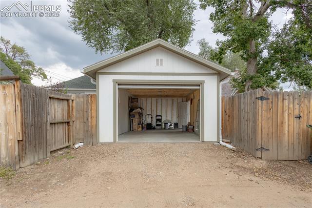 2109 W Pikes Peak Avenue