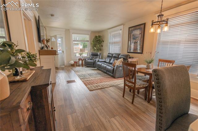 2109 W Pikes Peak Avenue