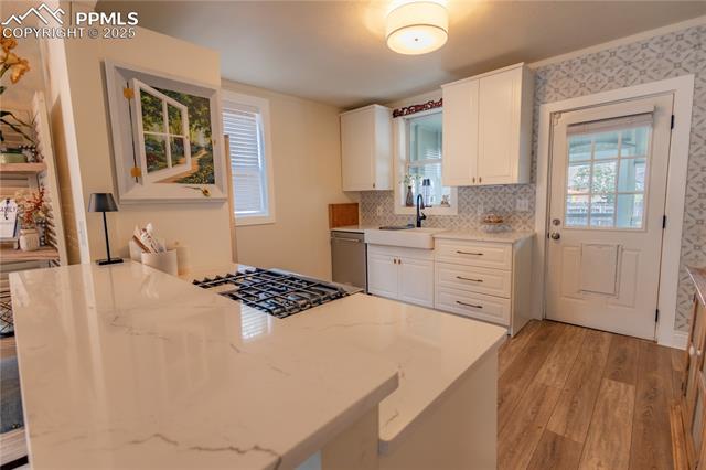 2109 W Pikes Peak Avenue