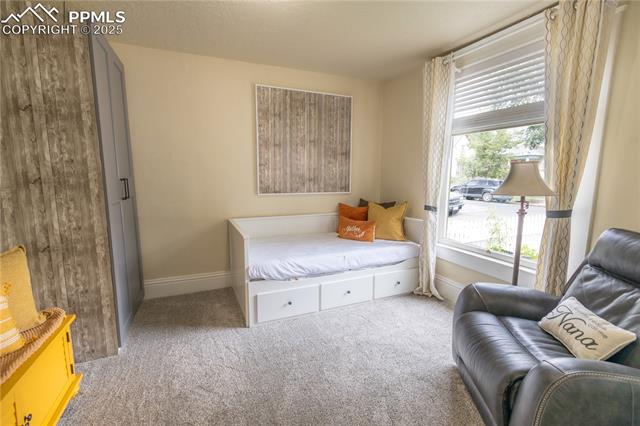 2109 W Pikes Peak Avenue