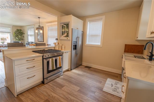 2109 W Pikes Peak Avenue