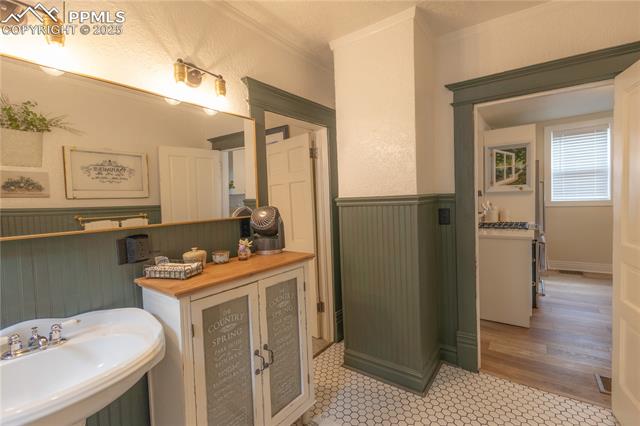 2109 W Pikes Peak Avenue