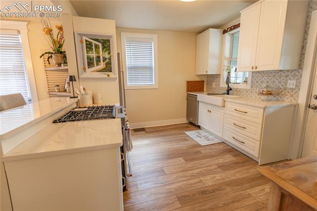 2109 W Pikes Peak Avenue