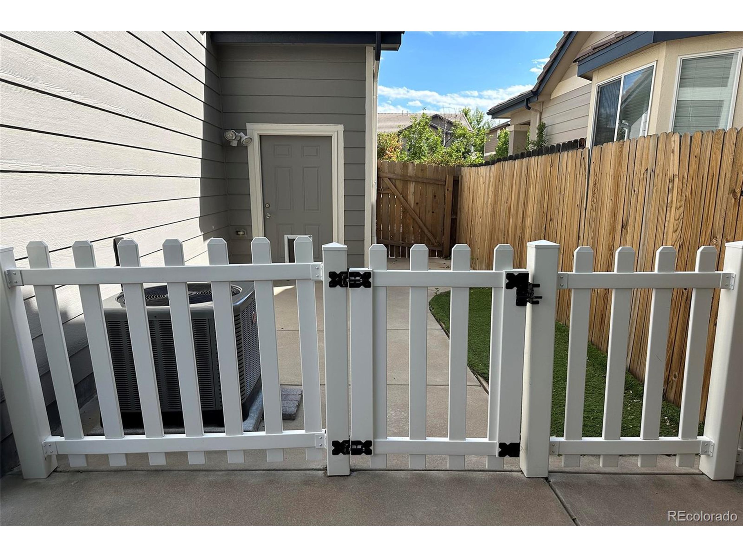 16427 E Jackalope Dr