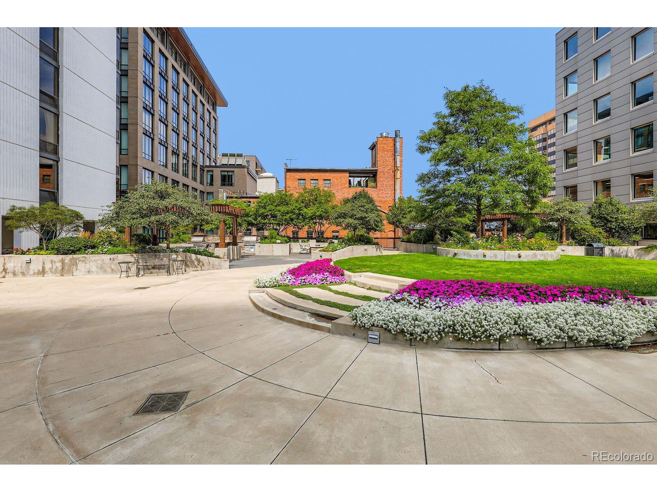 1625 Larimer St 1007