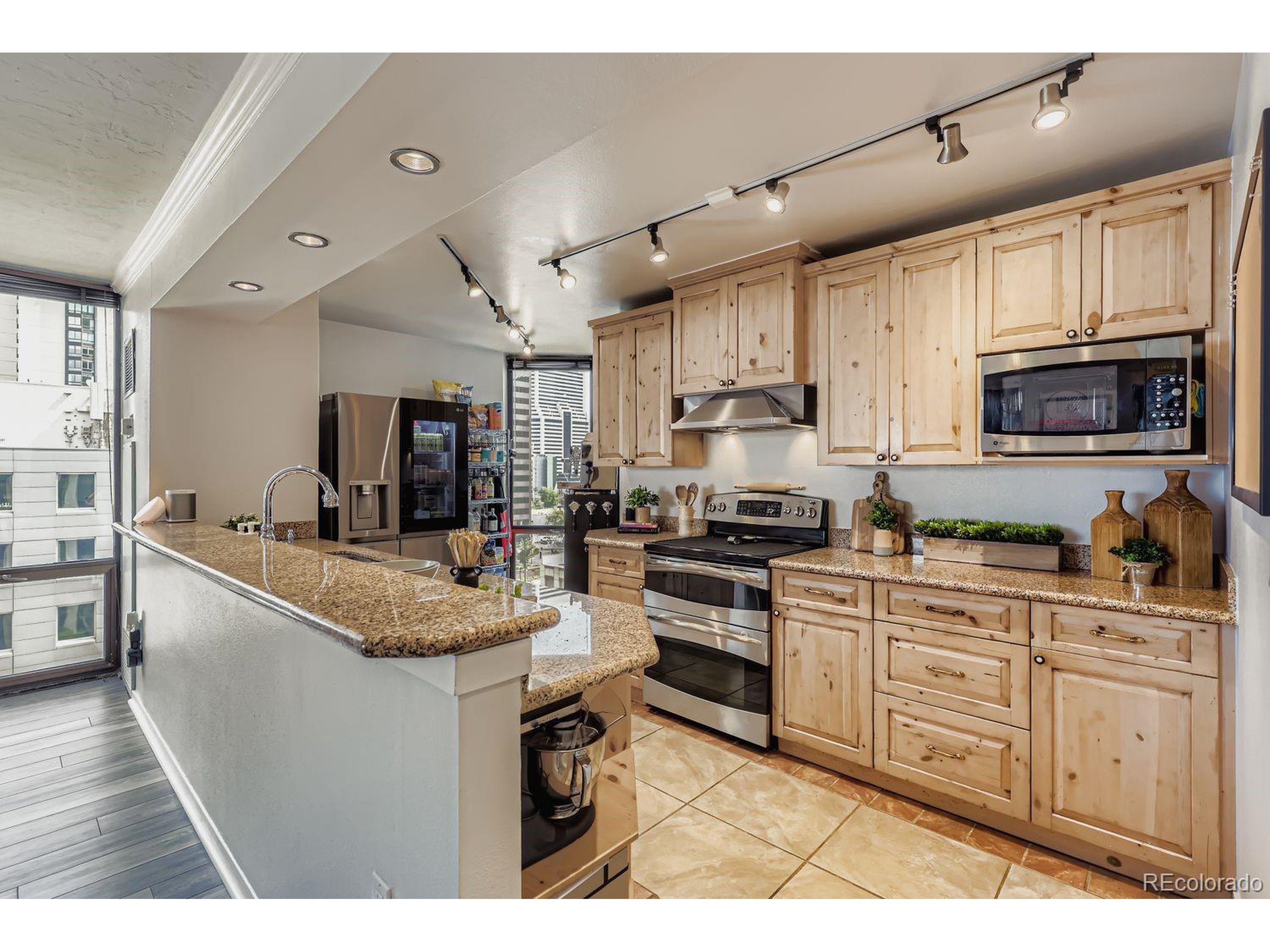 1625 Larimer St 1007