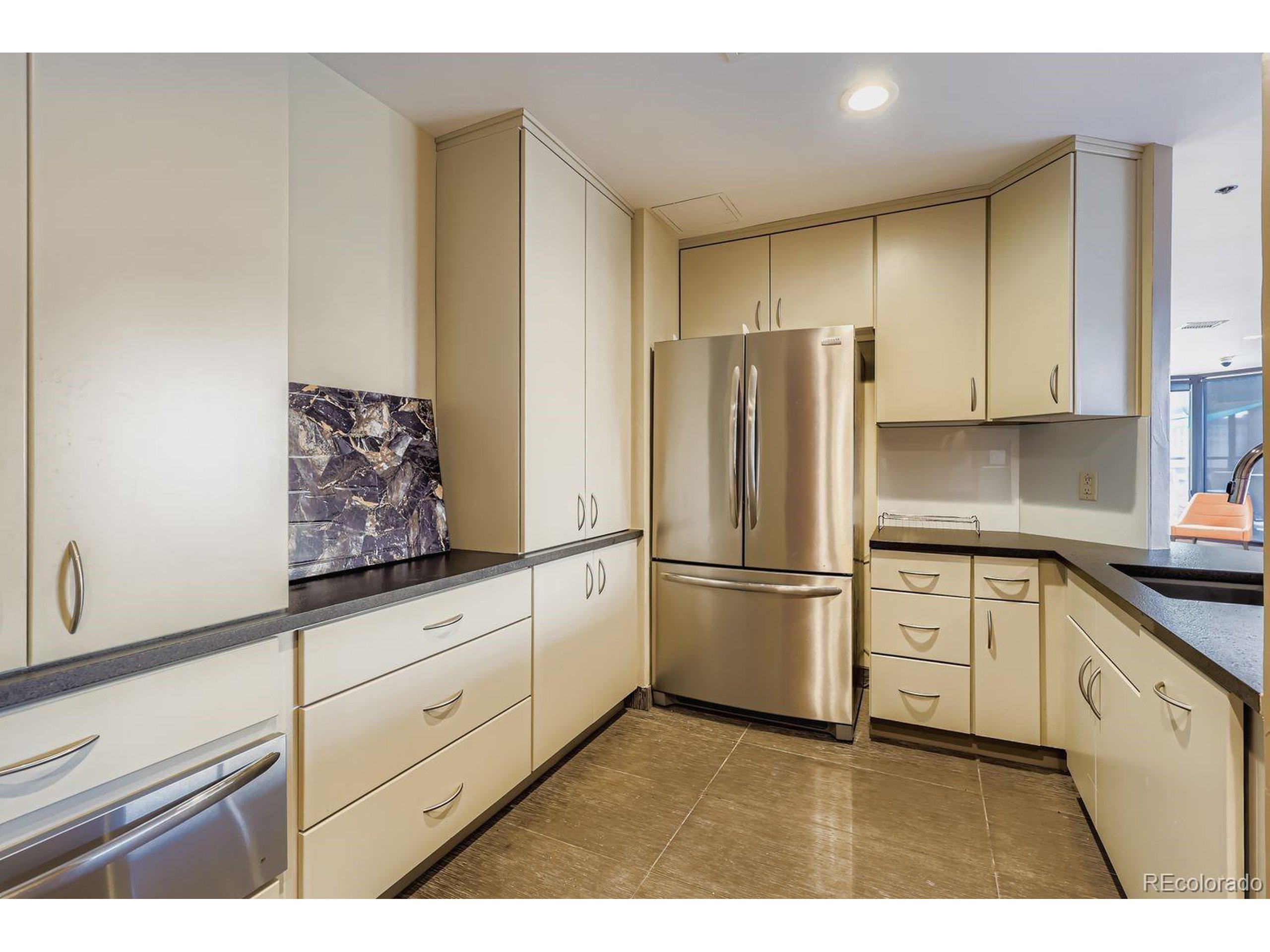 1625 Larimer St 1007