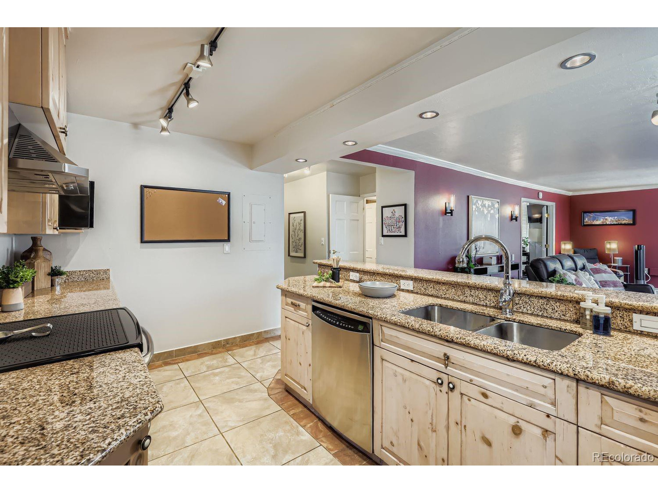 1625 Larimer St 1007