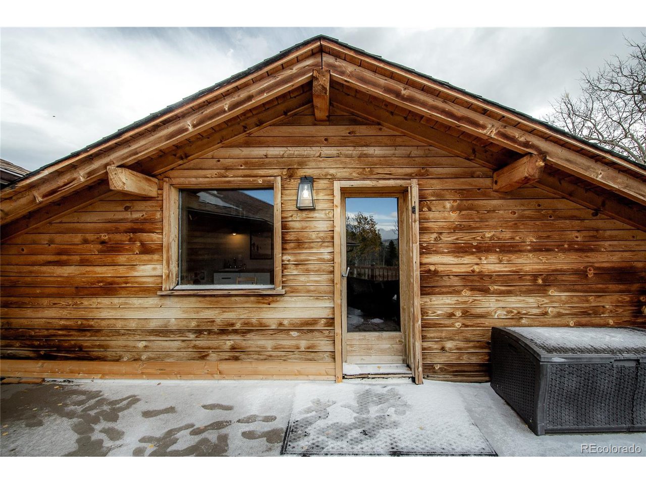 325 Rangeview Dr