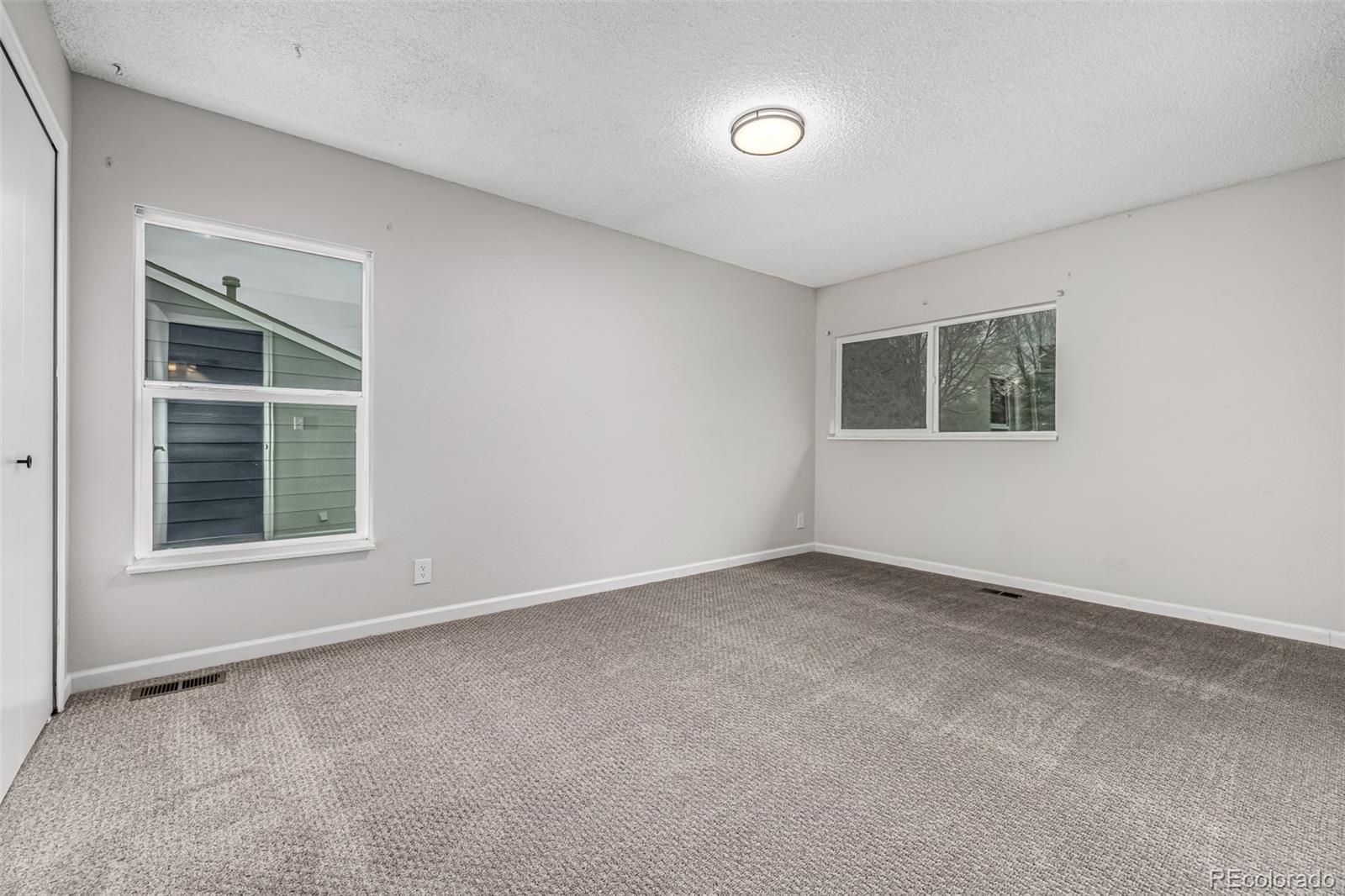 7143 Fenton Circle